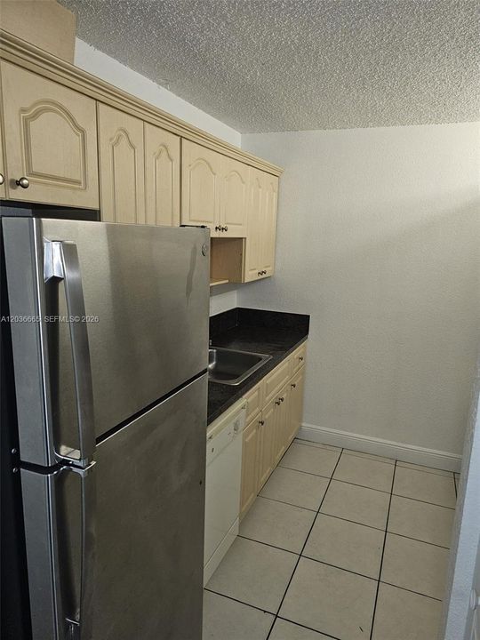 В аренду: $1,850 (2 спален, 2 ванн, 980 Квадратных фут)
