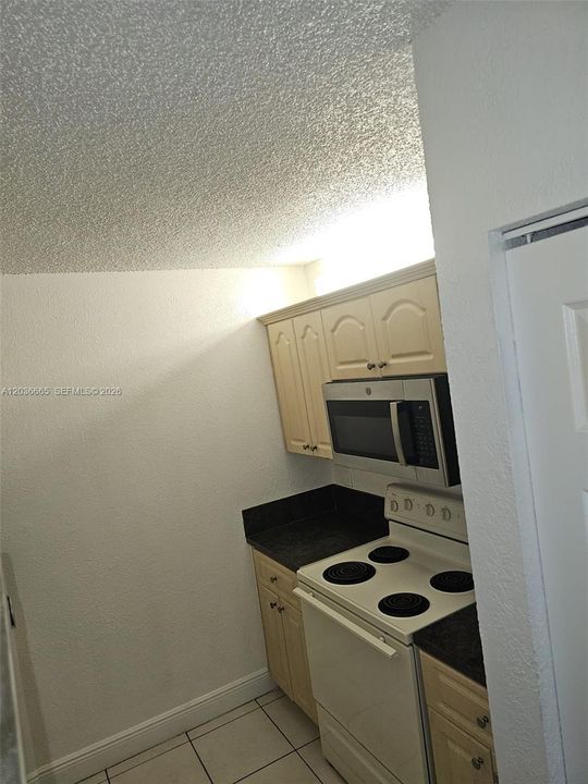 В аренду: $1,850 (2 спален, 2 ванн, 980 Квадратных фут)