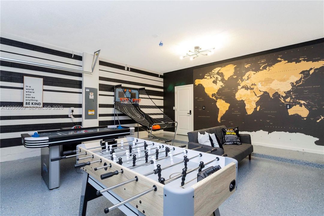 For Sale: $820,000 (6 beds, 6 baths, 0 Square Feet)