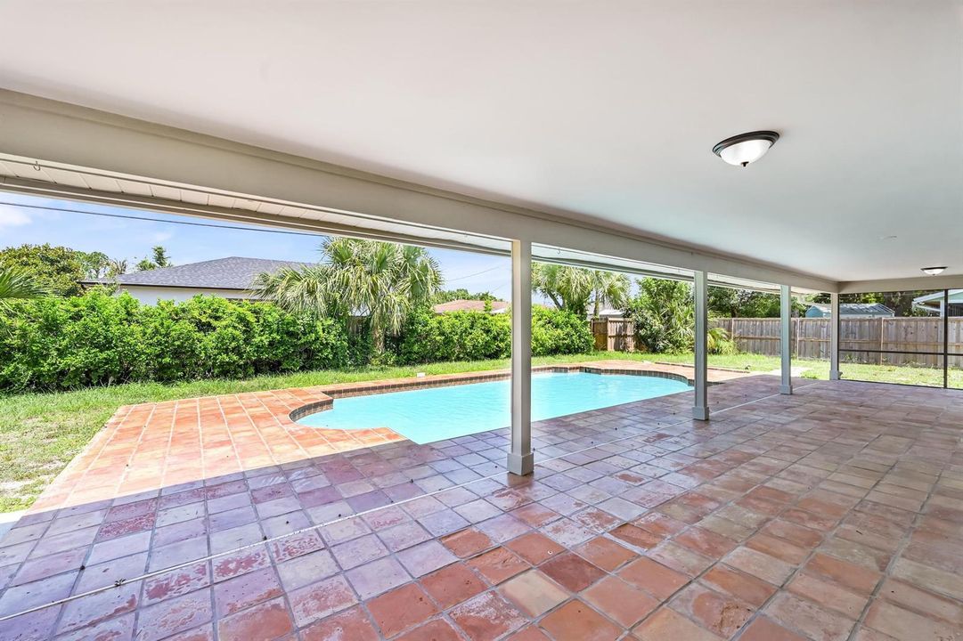 Pool/Porch