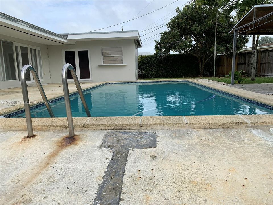 For Rent: $4,100 (3 beds, 2 baths, 1851 Square Feet)