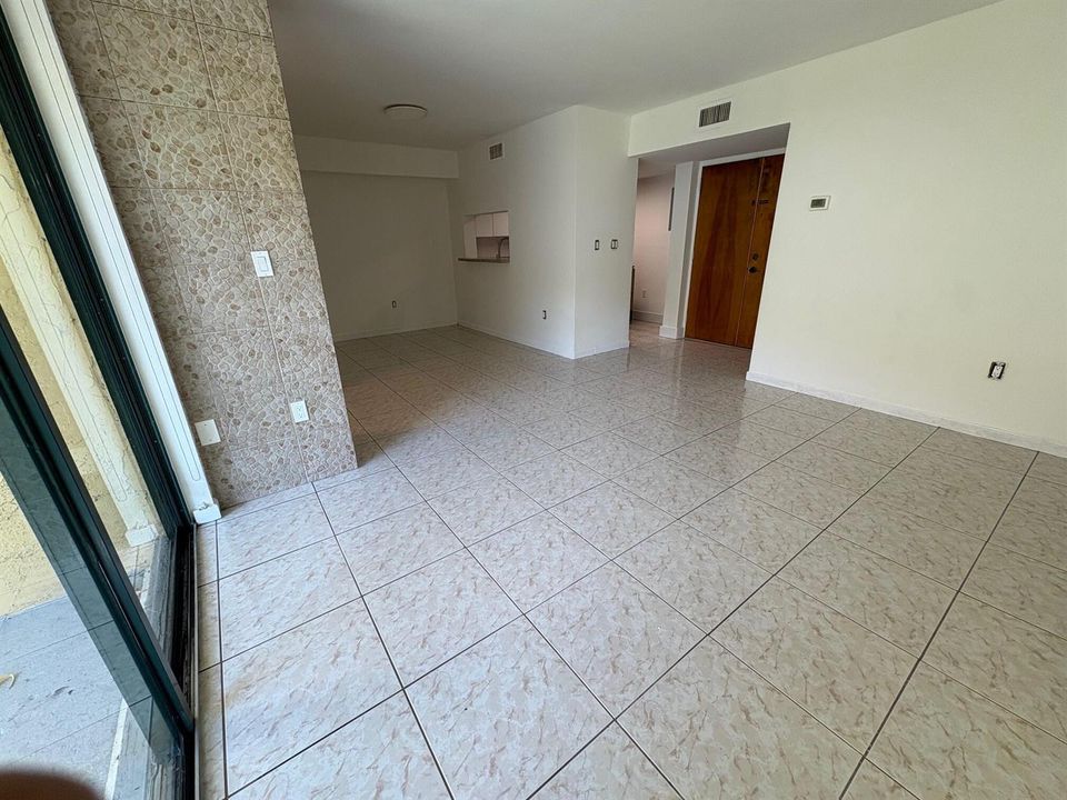 LlIVING ROOM