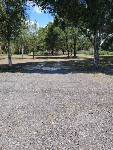 待售: $85,000 (0.95 acres)