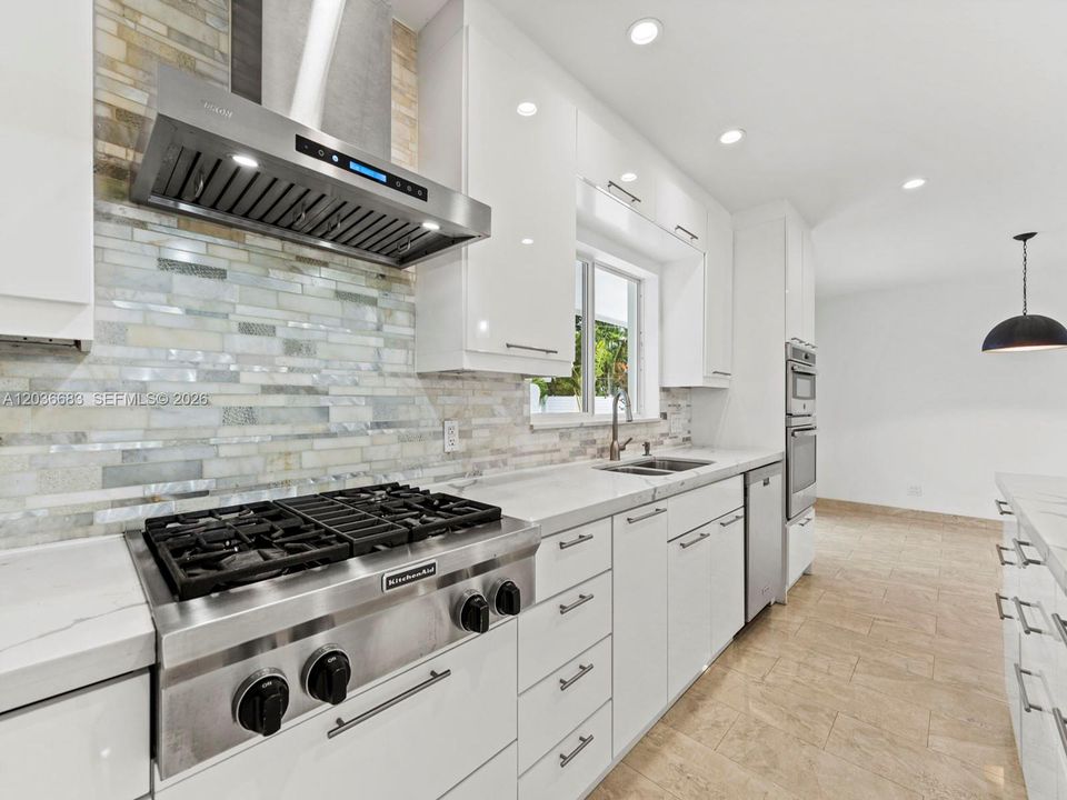 For Rent: $4,850 (4 beds, 2 baths, 2002 Square Feet)