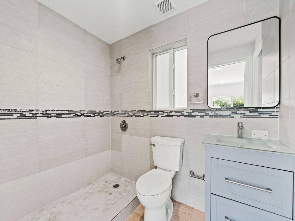For Rent: $4,850 (4 beds, 2 baths, 2002 Square Feet)