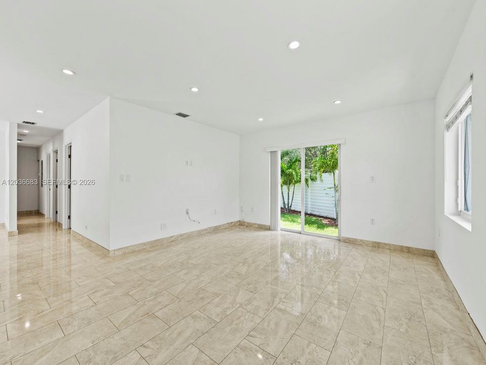 For Rent: $4,850 (4 beds, 2 baths, 2002 Square Feet)