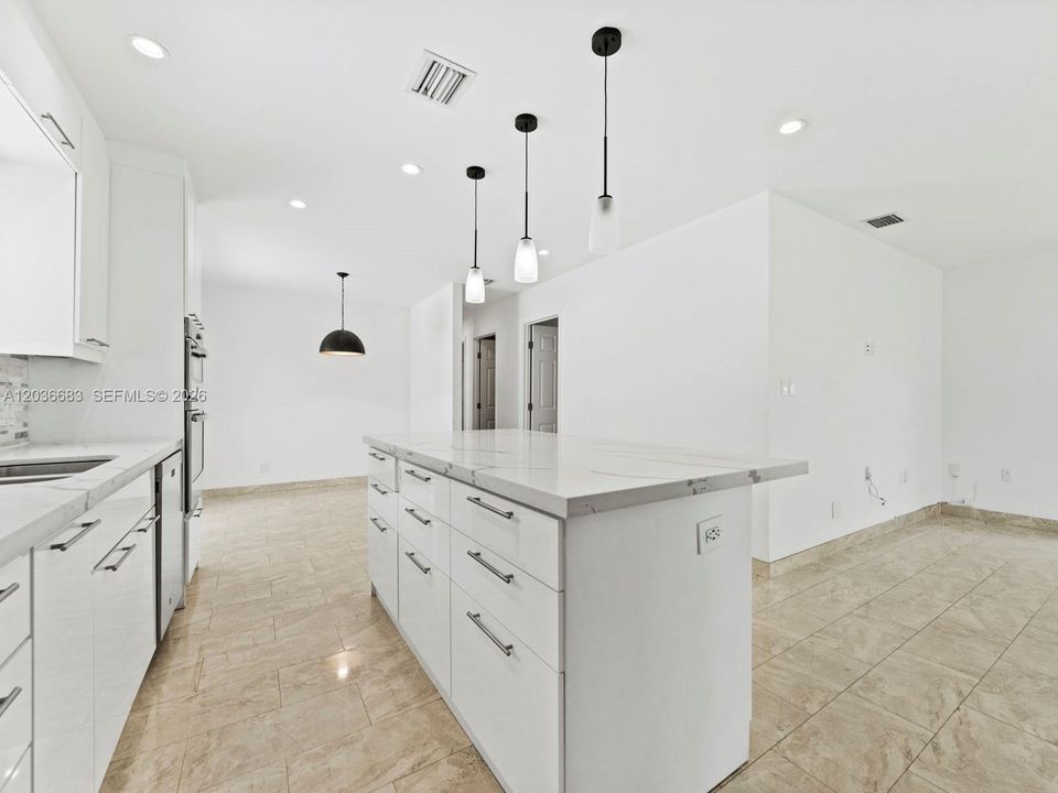 For Rent: $4,850 (4 beds, 2 baths, 2002 Square Feet)