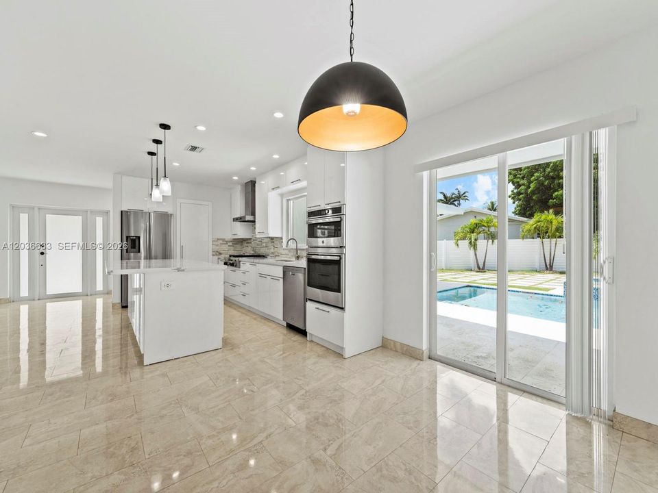 For Rent: $4,850 (4 beds, 2 baths, 2002 Square Feet)