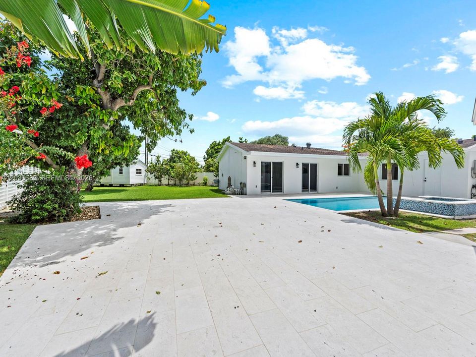 For Rent: $4,850 (4 beds, 2 baths, 2002 Square Feet)