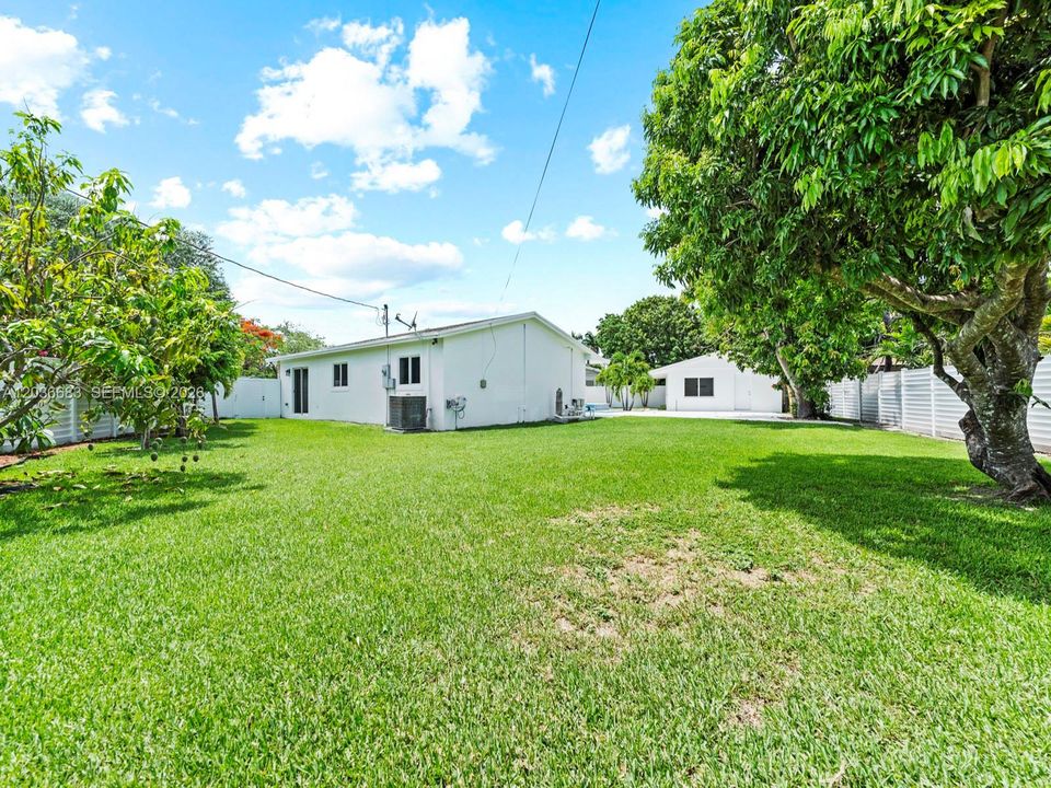 For Rent: $4,850 (4 beds, 2 baths, 2002 Square Feet)