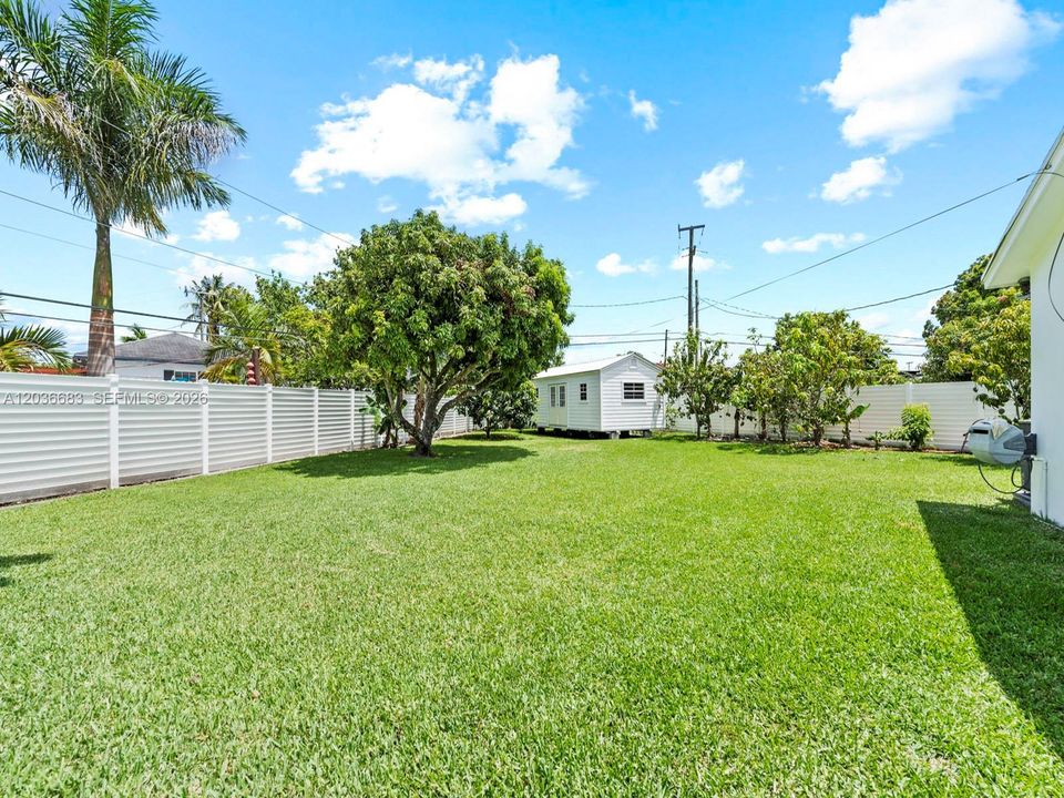 For Rent: $4,850 (4 beds, 2 baths, 2002 Square Feet)