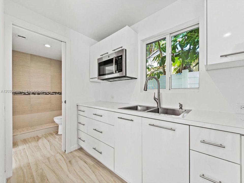 For Rent: $4,850 (4 beds, 2 baths, 2002 Square Feet)
