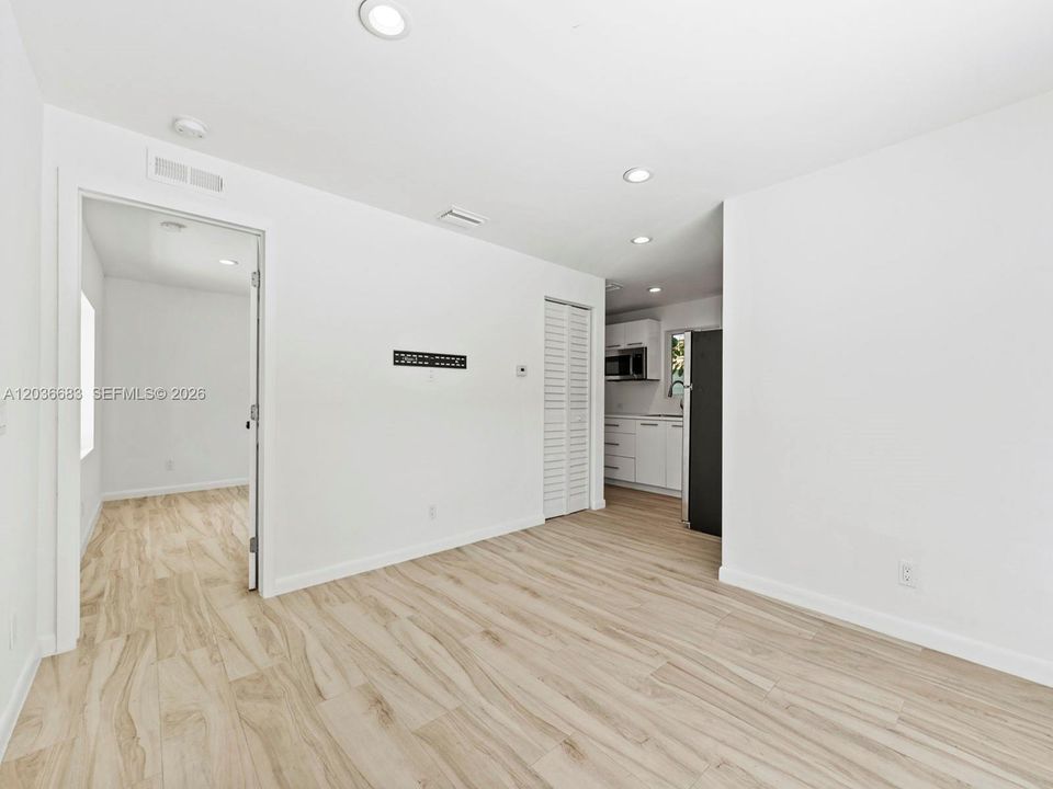 For Rent: $4,850 (4 beds, 2 baths, 2002 Square Feet)