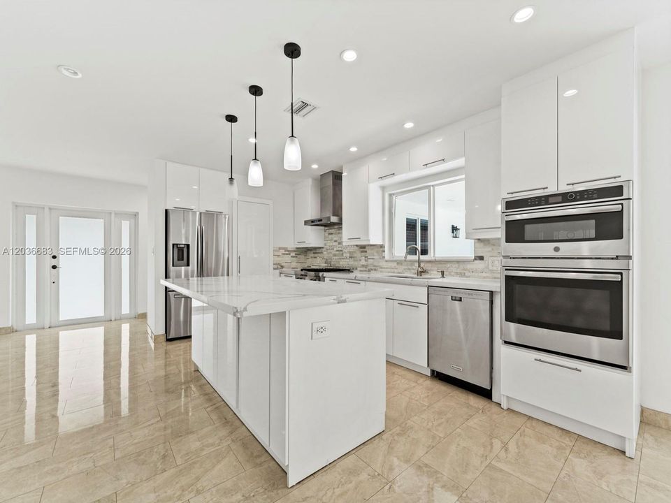 For Rent: $4,850 (4 beds, 2 baths, 2002 Square Feet)