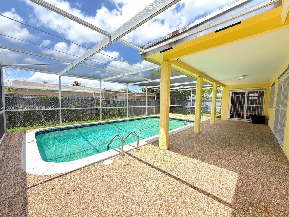 For Rent: $4,990 (4 beds, 2 baths, 1600 Square Feet)