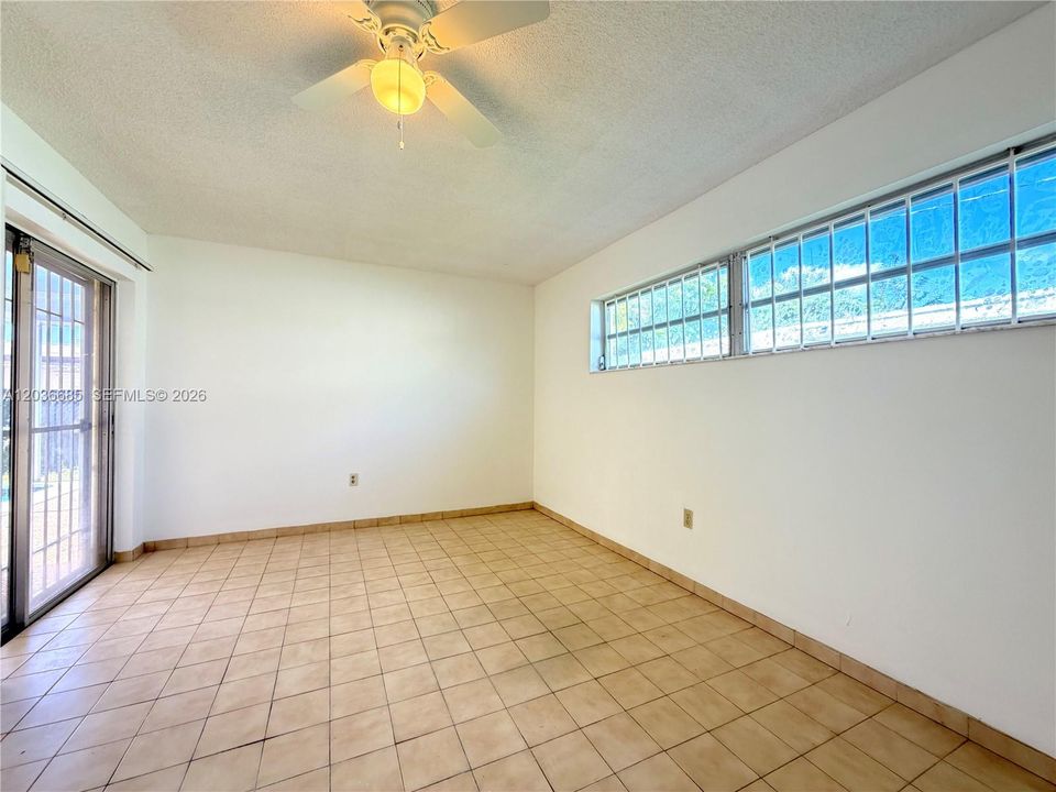 For Rent: $4,990 (4 beds, 2 baths, 1600 Square Feet)