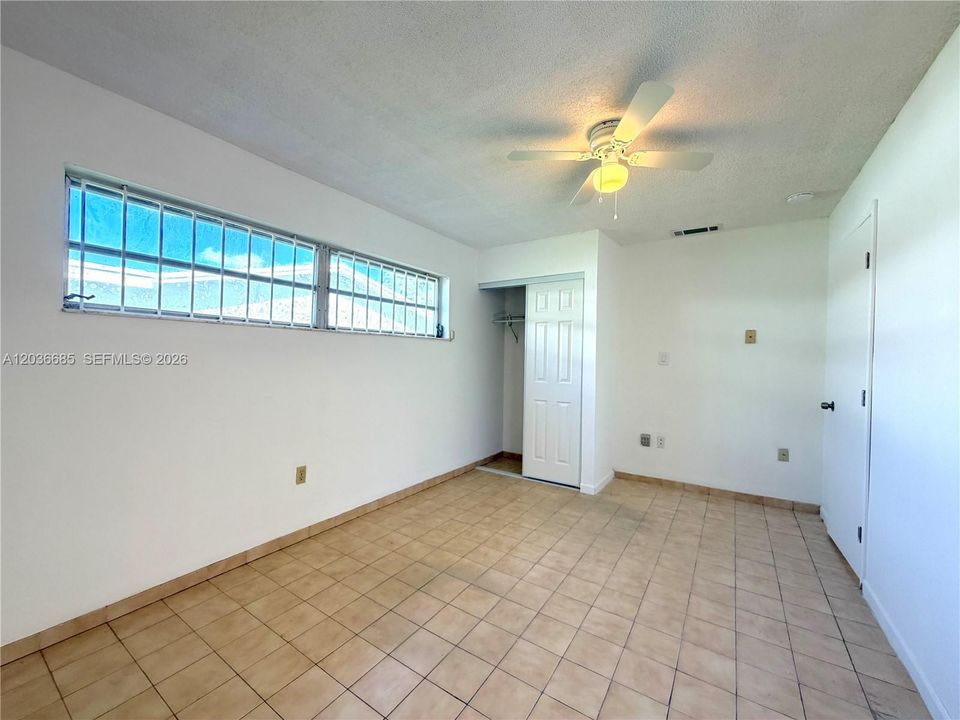 For Rent: $4,990 (4 beds, 2 baths, 1600 Square Feet)
