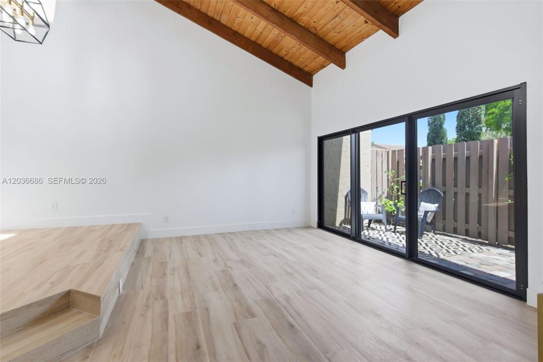En Venta: $459,000 (2 camas, 2 baños, 1230 Pies cuadrados)
