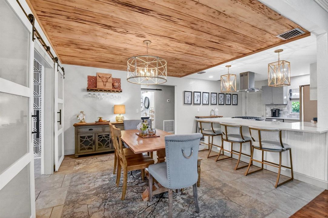 Dining and breakfast bar