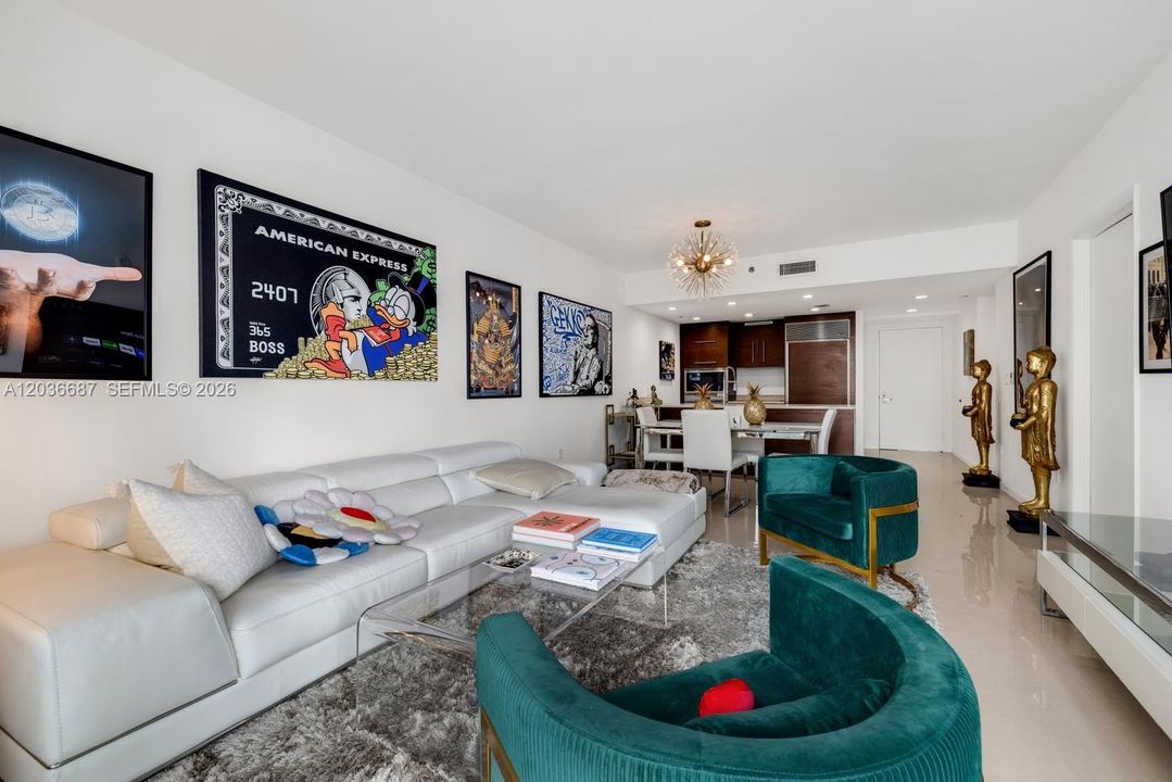 For Sale: $529,000 (1 beds, 1 baths, 798 Square Feet)
