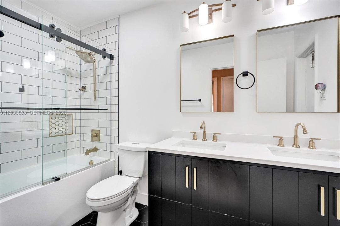 出租: $3,500 (3 贝兹, 2 浴室, 1304 平方英尺)