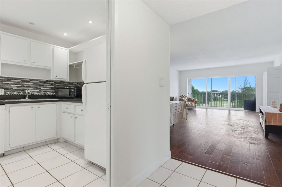 For Sale: $198,000 (3 beds, 2 baths, 1390 Square Feet)