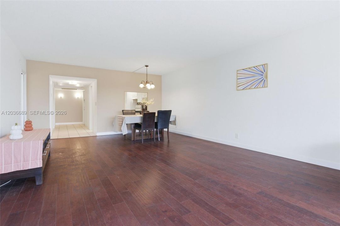 For Sale: $198,000 (3 beds, 2 baths, 1390 Square Feet)