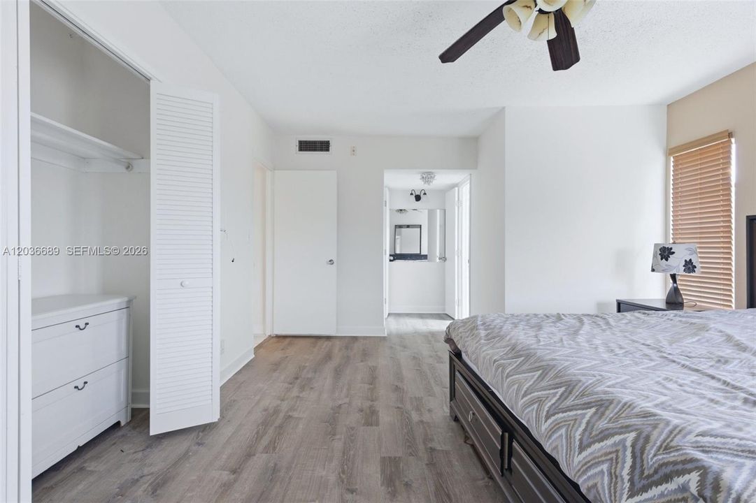 For Sale: $198,000 (3 beds, 2 baths, 1390 Square Feet)