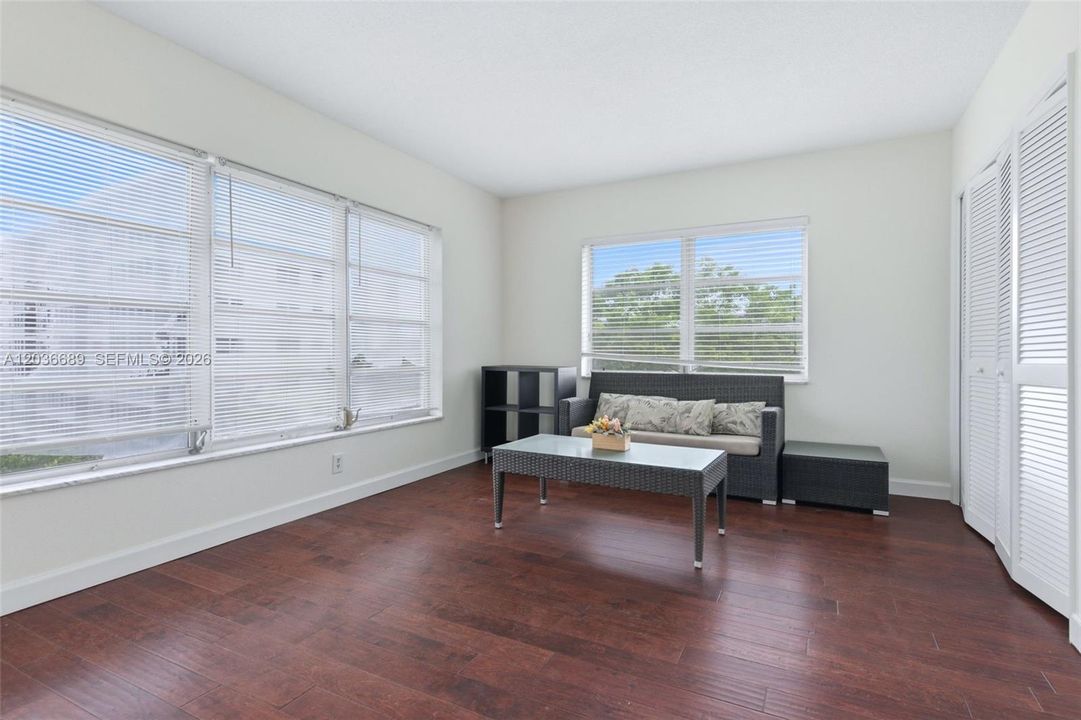 For Sale: $198,000 (3 beds, 2 baths, 1390 Square Feet)