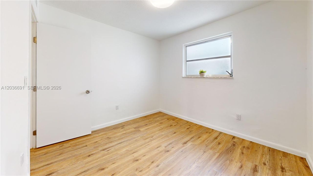 В аренду: $2,150 (2 спален, 1 ванн, 39116 Квадратных фут)