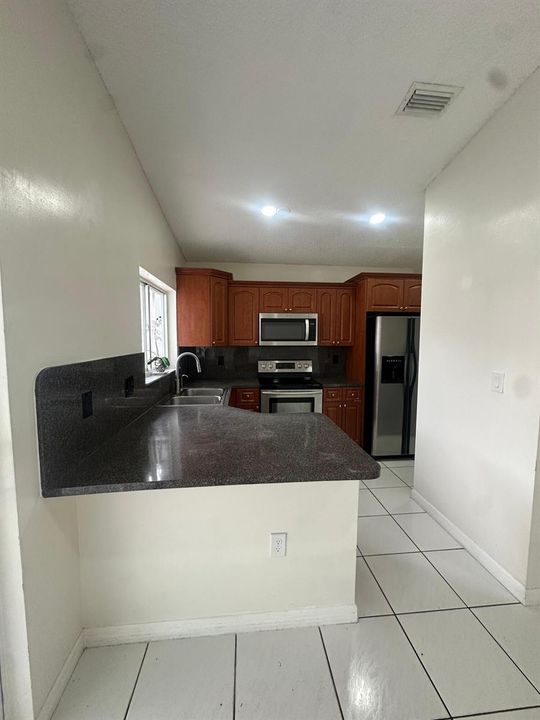 PHOTO-Kitchen 1