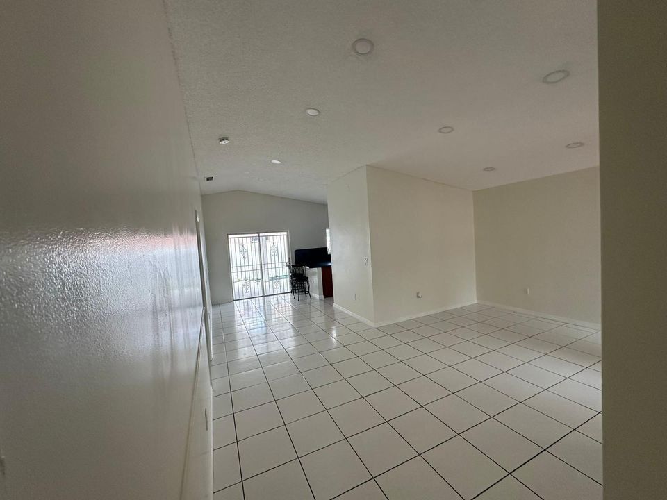 PHOTO-Diningroom