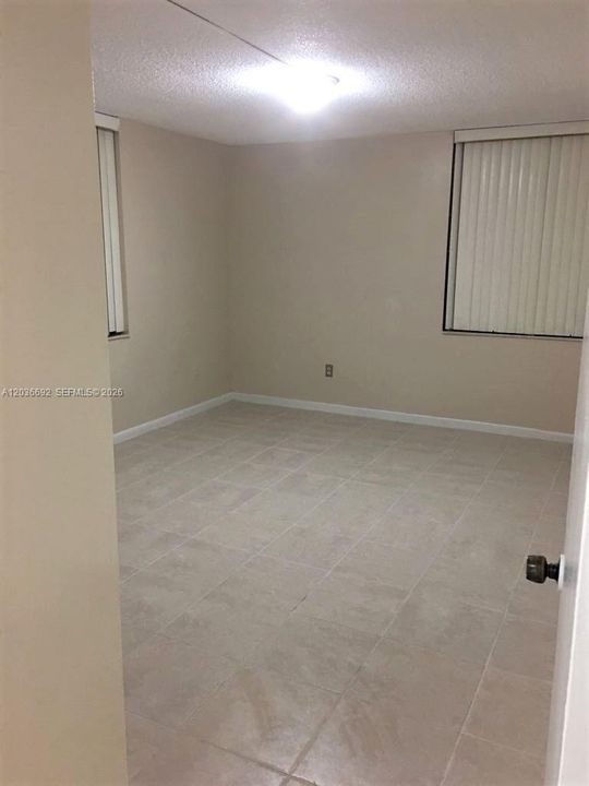 For Rent: $2,100 (2 beds, 2 baths, 906 Square Feet)