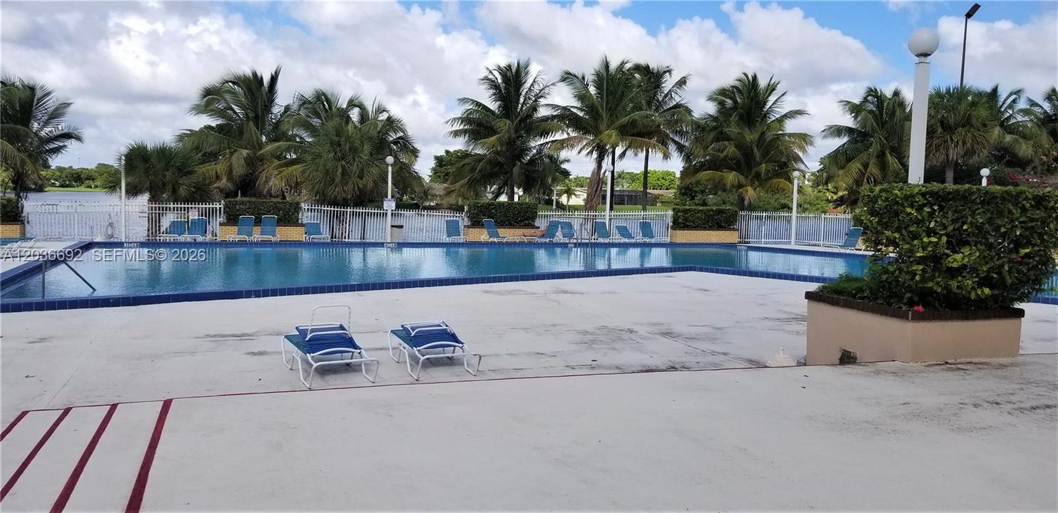 For Rent: $2,100 (2 beds, 2 baths, 906 Square Feet)