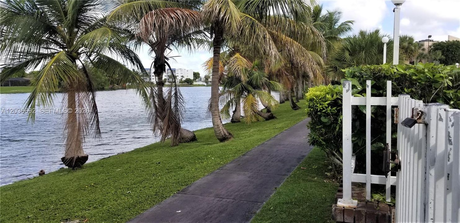 For Rent: $2,100 (2 beds, 2 baths, 906 Square Feet)