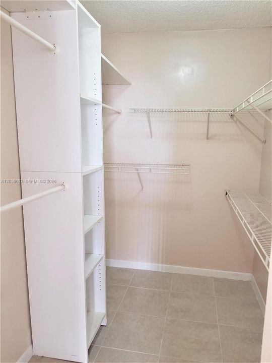 For Rent: $2,100 (2 beds, 2 baths, 906 Square Feet)