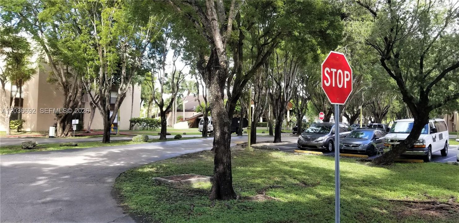 For Rent: $2,100 (2 beds, 2 baths, 906 Square Feet)