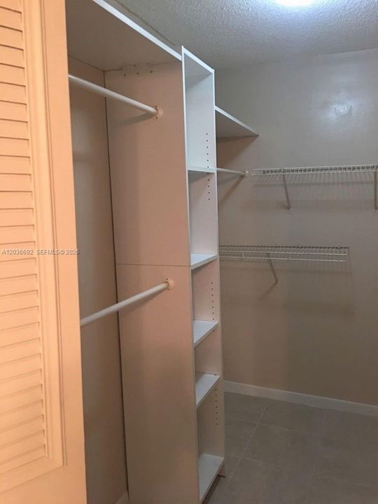 For Rent: $2,100 (2 beds, 2 baths, 906 Square Feet)