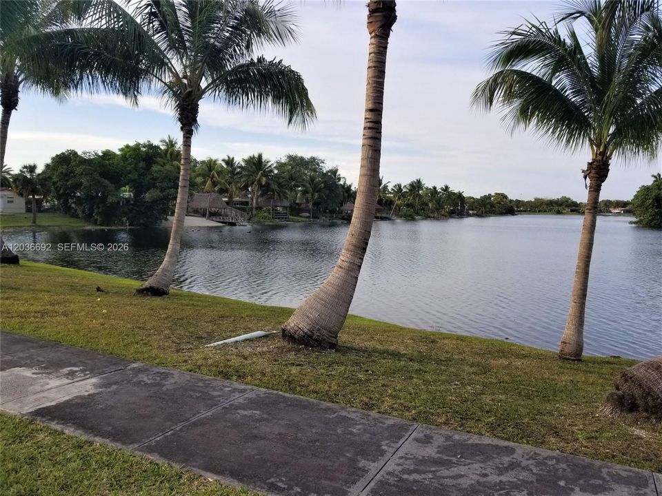 For Rent: $2,100 (2 beds, 2 baths, 906 Square Feet)