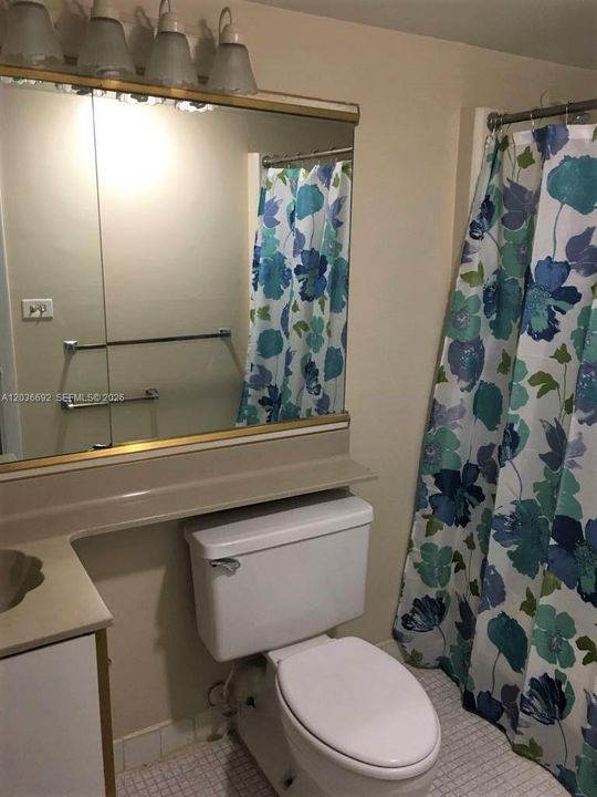 For Rent: $2,100 (2 beds, 2 baths, 906 Square Feet)