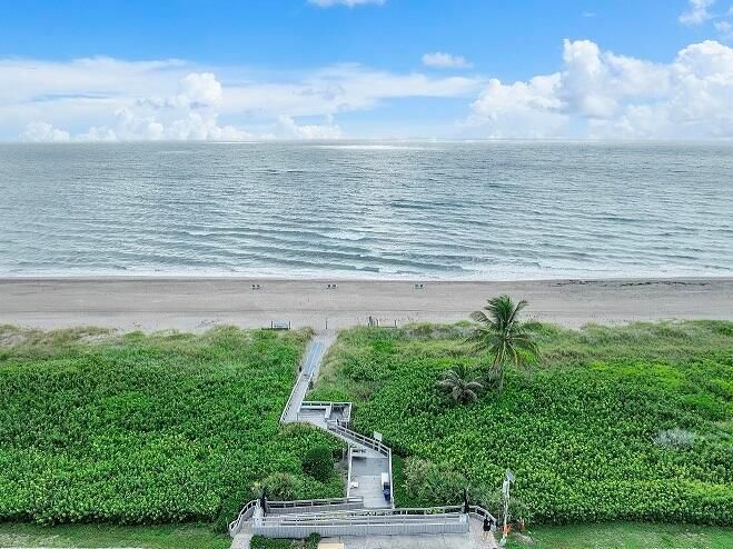 YR Aerial of the Beach R