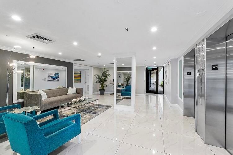 G Bldg Lobby R