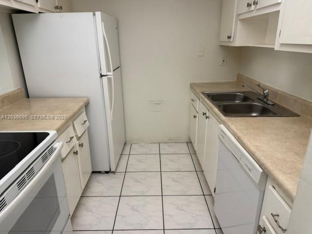 For Sale: $189,999 (1 beds, 1 baths, 614 Square Feet)