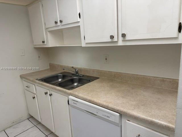For Sale: $189,999 (1 beds, 1 baths, 614 Square Feet)