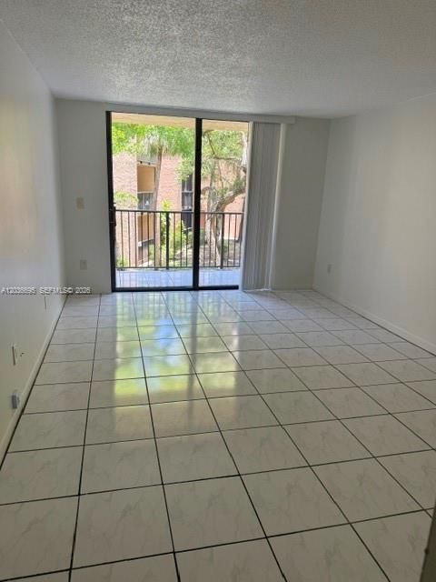 For Sale: $189,999 (1 beds, 1 baths, 614 Square Feet)