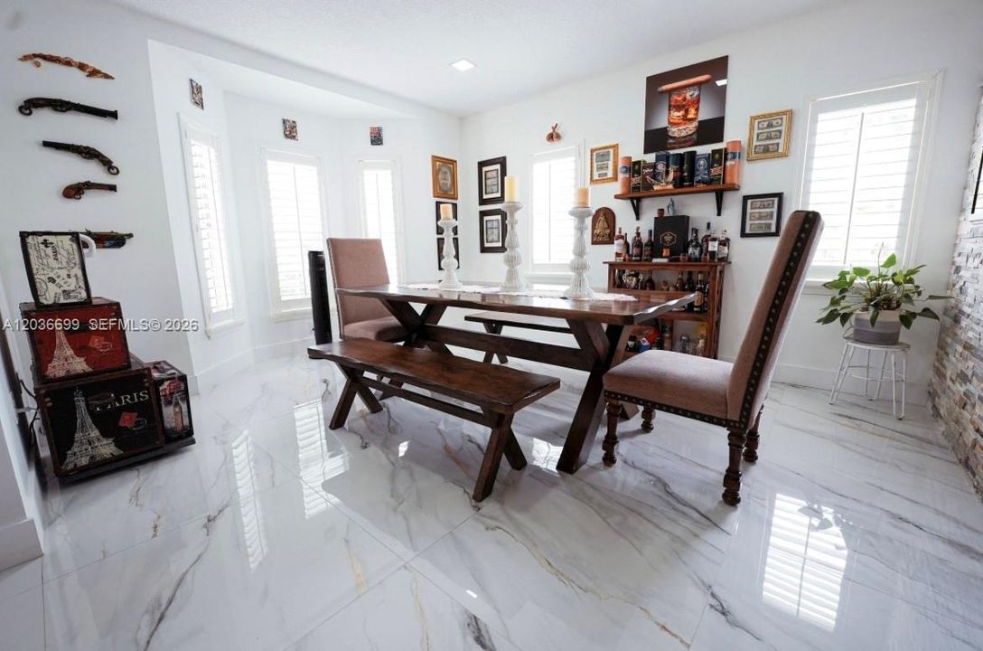 На продажу: $689,999 (4 спален, 3 ванн, 2099 Квадратных фут)