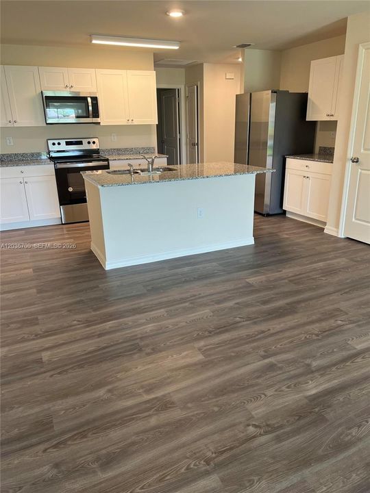 For Sale: $245,000 (3 beds, 2 baths, 1468 Square Feet)