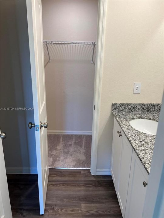 For Sale: $245,000 (3 beds, 2 baths, 1468 Square Feet)
