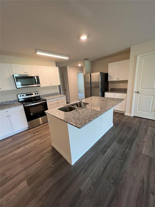 For Sale: $245,000 (3 beds, 2 baths, 1468 Square Feet)