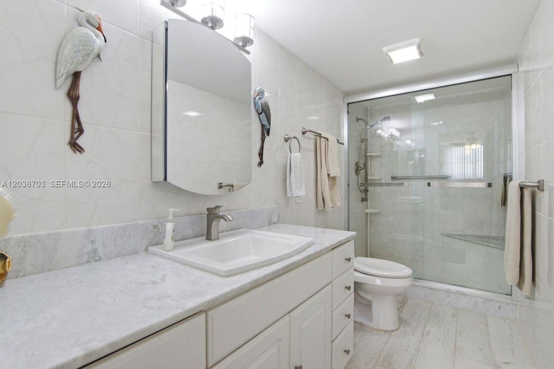 На продажу: $319,000 (2 спален, 2 ванн, 1370 Квадратных фут)
